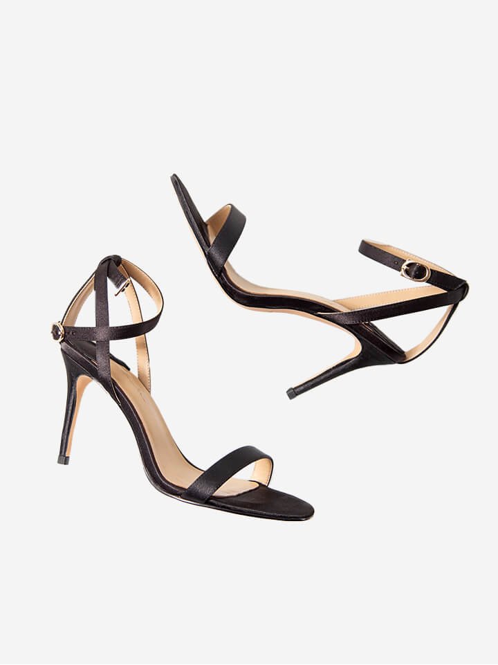 Zapatos negros de tacón alto