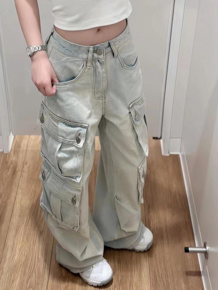 Mono Gyaru con múltiples bolsillos